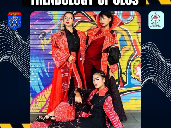 Fashoin Show "TRENDOLOGI OF ULOS" SMKS PENCAWAN